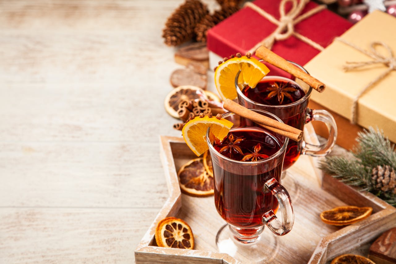 Festlige julecocktails: Opskrifter til den perfekte julefrokost post thumbnail image